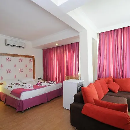 Cle Boutique 4*