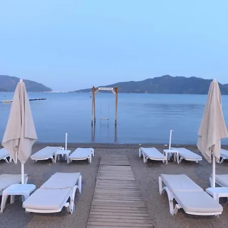 Cle Boutique Hotel 4*